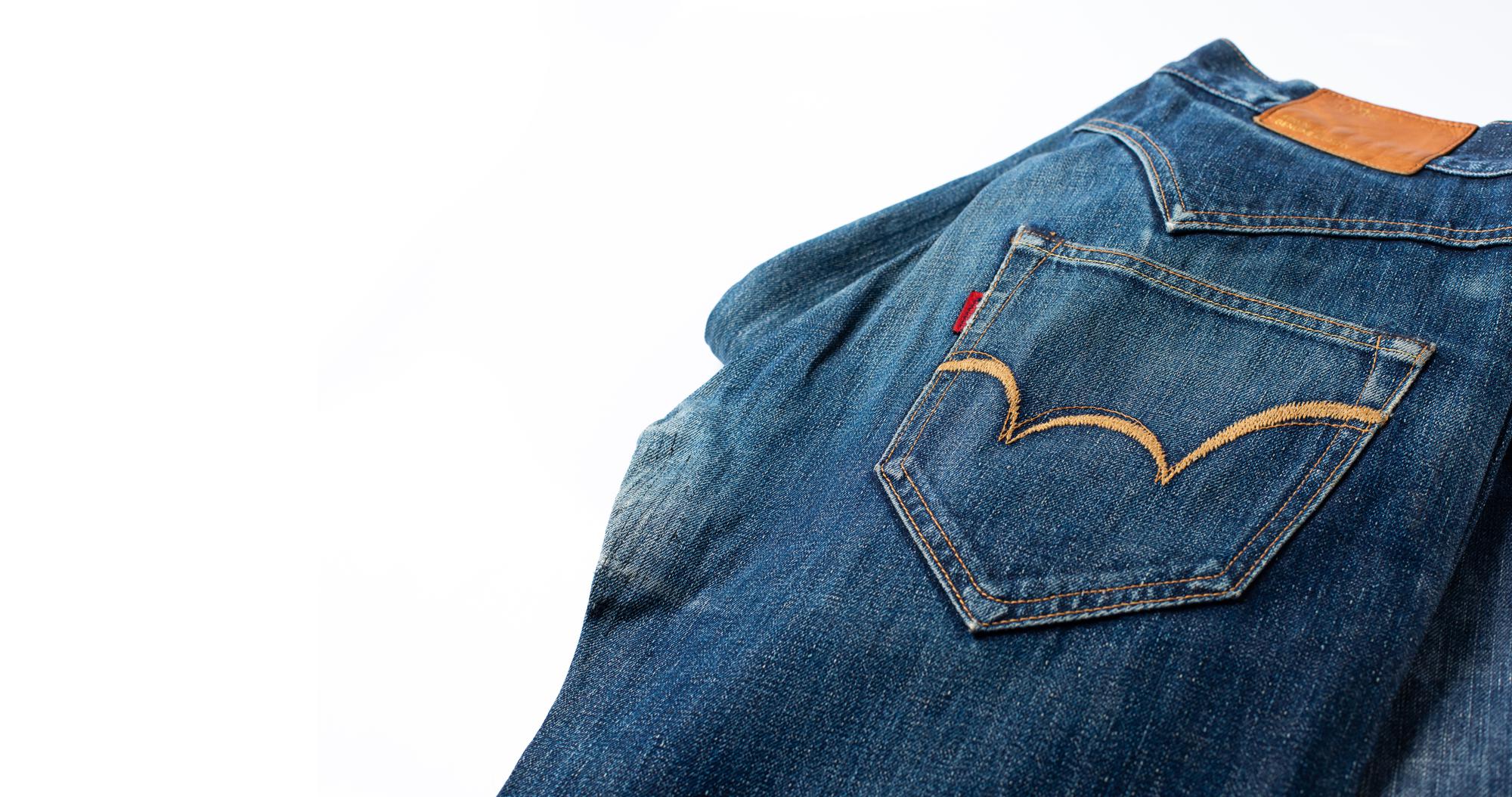 Embroidery Studio — refined craft logo